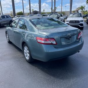 Toyota Camry Base - 5