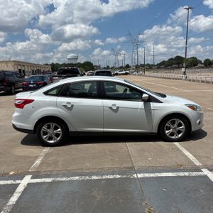 FORD FOCUS SE - 10