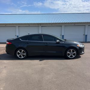 FORD FUSION SE - 10