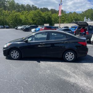 HYUNDAI ACCENT GLS - 3