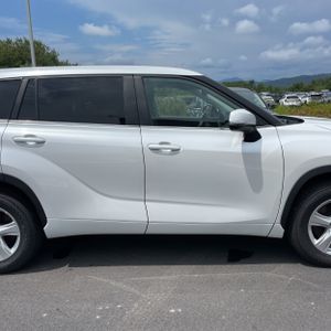 2024 Toyota HIGHLANDER LE 照片 11