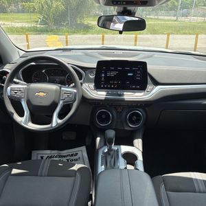2025 Chevrolet BLAZER LT — миниатюра 35