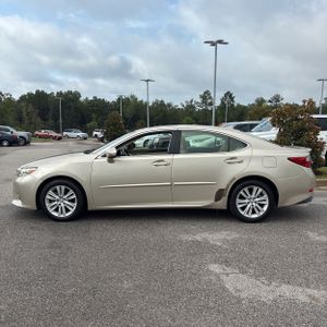 صورة 3 لـ 2014 Lexus ES 350 BASE