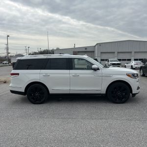 LINCOLN NAVIGATOR RESERVE - 10