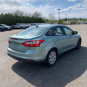 FORD FOCUS SE - 8