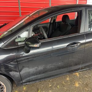 FORD FIESTA SE - 4