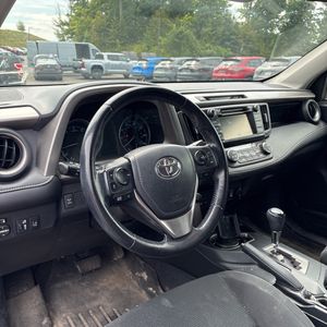 صورة 36 لـ 2017 Toyota RAV4 XLE