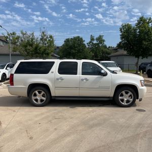 CHEVROLET SUBURBAN - 10