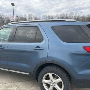 FORD EXPLORER XLT - 6