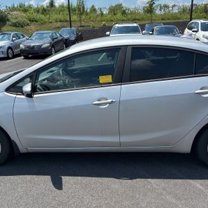 2017 KIA FORTE LX 照片 4