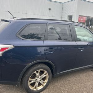 صورة 9 لـ 2015 Mitsubishi OUTLANDER SE