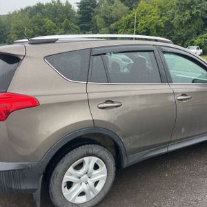 2015 Toyota RAV4 LE — фото 9