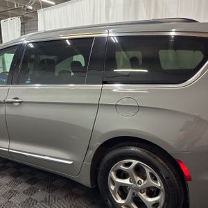 CHRYSLER PACIFICA LIMITED - 6