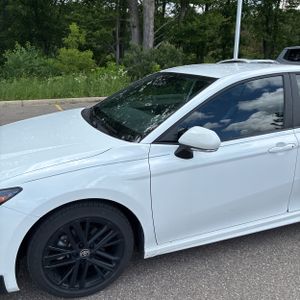 2025 Toyota CAMRY SE photo 2