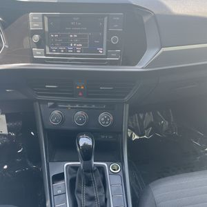 صورة مصغرة 37 لـ 2024 Volkswagen JETTA S