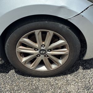 صورة مصغرة 20 لـ 2014 Hyundai ELANTRA SE