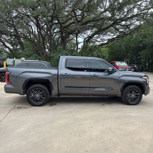 TOYOTA TUNDRA - 10