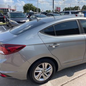 صورة 9 لـ 2019 Hyundai ELANTRA SEL