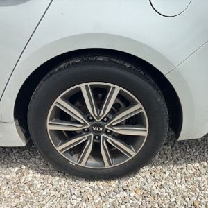 2019 KIA OPTIMA LX — миниатюра 18