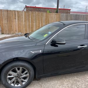 KIA OPTIMA LX - 2