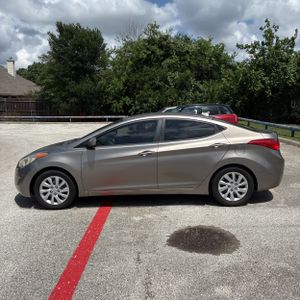 HYUNDAI ELANTRA GLS - 3