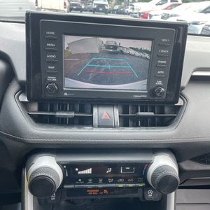 2021 Toyota RAV4 LE — миниатюра 36