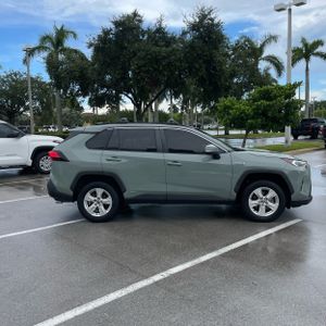 صورة 10 لـ 2021 Toyota RAV4 HYBRID XLE