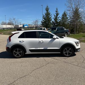 KIA NIRO PLUG-IN HYBRID EX - 10