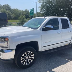 صورة 2 لـ 2017 Chevrolet SILVERADO 1500 LTZ