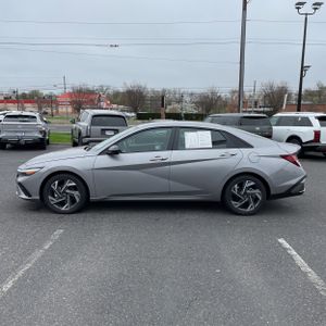 HYUNDAI ELANTRA SEL SPORT - 3