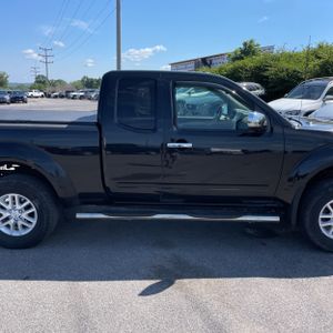 2017 Nissan FRONTIER SV — миниатюра 11