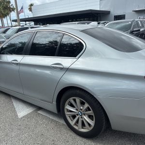 BMW 5 SERIES 528I - 6