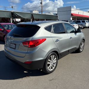 HYUNDAI TUCSON LIMITED - 7