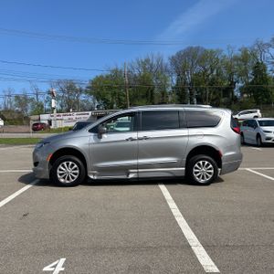 CHRYSLER PACIFICA TOURING L - 3