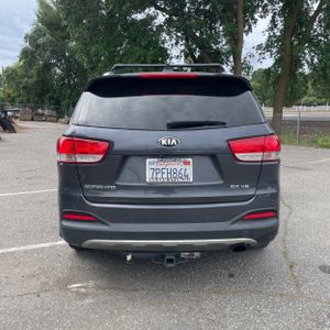 KIA SORENTO EX V6 - 7