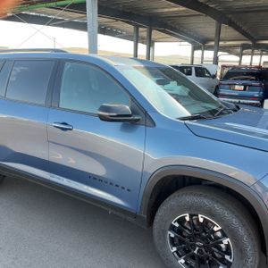 2025 Chevrolet TRAVERSE Z71 照片 13