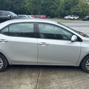 2018 Toyota COROLLA LE thumbnail 11
