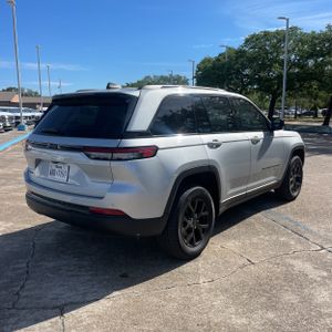 JEEP GRAND CHEROKEE ALTITUDE 4X4 - 8