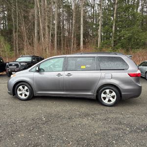 TOYOTA SIENNA - 3