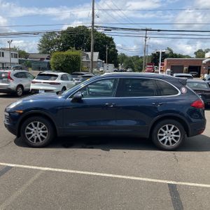 2013 Porsche CAYENNE photo 3