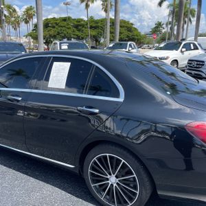 صورة 6 لـ 2021 Mercedes-BENZ C-CLASS