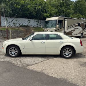 2005 Chrysler 300 C — фото 3
