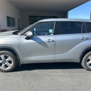 Toyota Highlander LE - 4