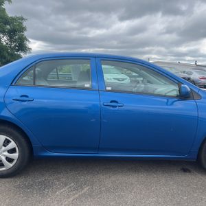 2010 Toyota COROLLA LE — миниатюра 11