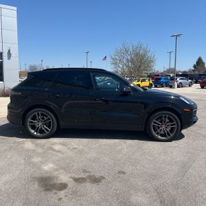 PORSCHE CAYENNE S - 10