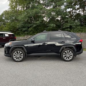 2024 Toyota RAV4 XLE PREMIUM photo 3