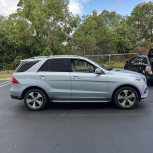 MERCEDES-BENZ GLE - 10