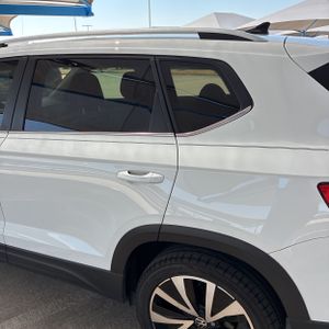 صورة 6 لـ 2024 Volkswagen TAOS SE
