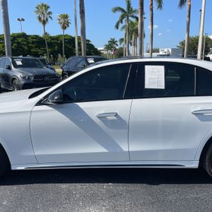 صورة 4 لـ 2024 Mercedes-BENZ E 350