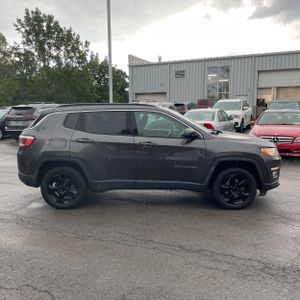 صورة 10 لـ 2017 JEEP COMPASS LATITUDE